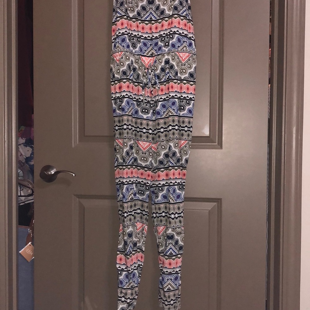 Bright Aztec print romper - Picture 3 of 4
